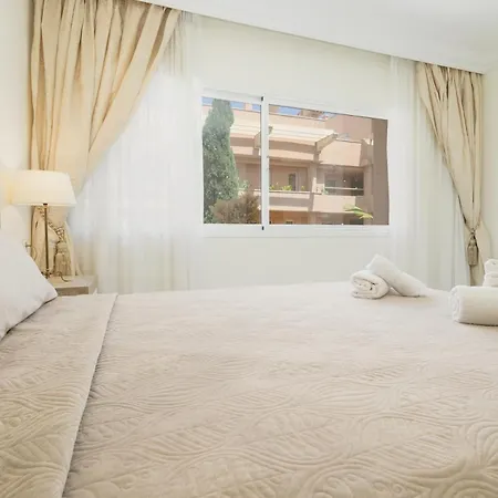 4 Bedroom With Jacuzzi And Terrace With Panoramic Sea Views, In Nueva Andalucia,