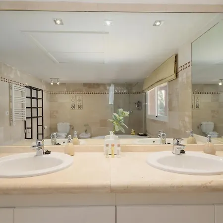 4 Bedroom With Jacuzzi And Terrace With Panoramic Sea Views, In Nueva Andalucia, Apartment